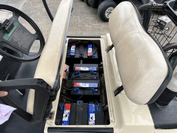 Club Car Ds, 2004, Beige 2 Seat U295 (2)