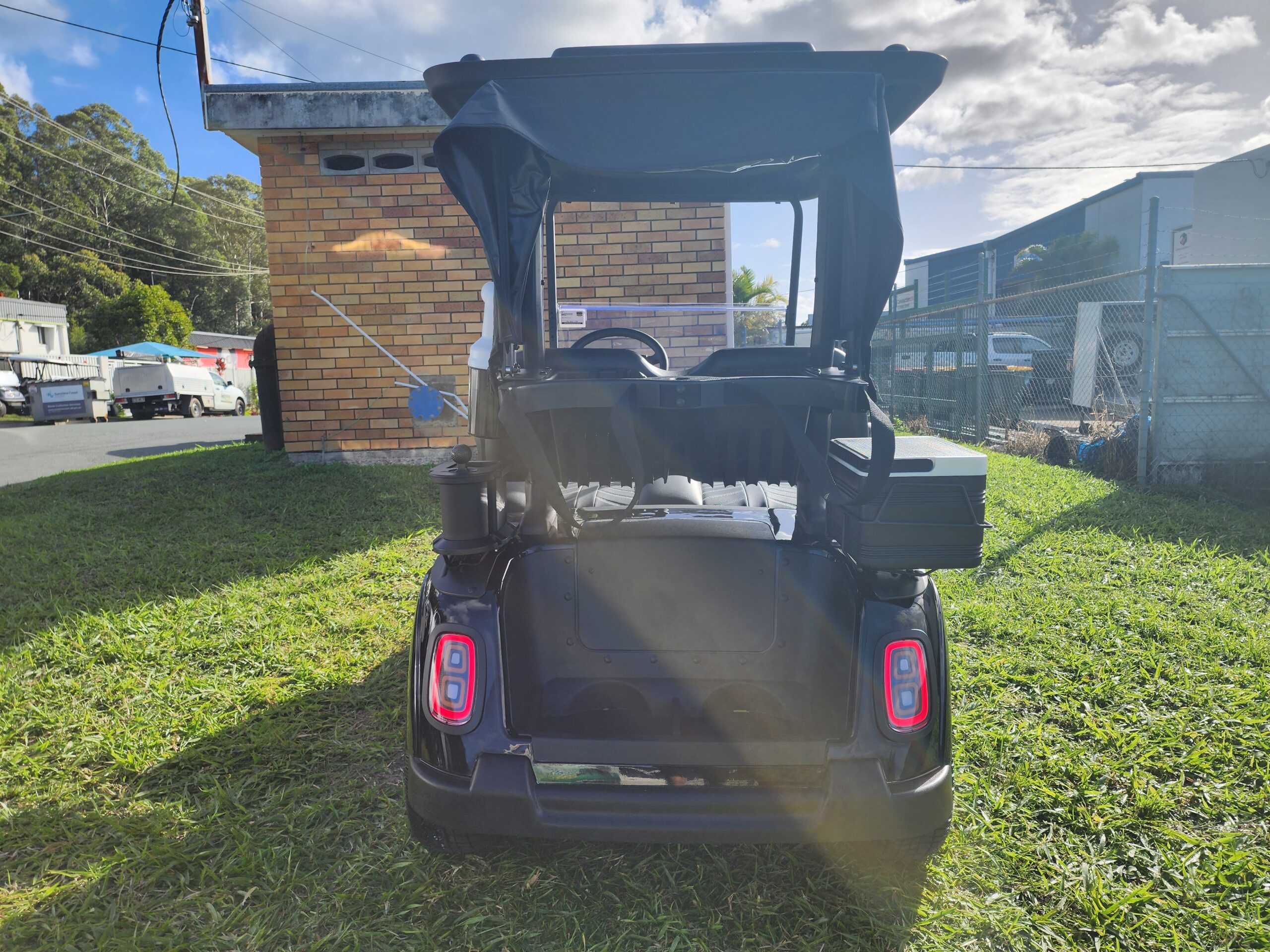 Hio Ev B2 U414.jpg10